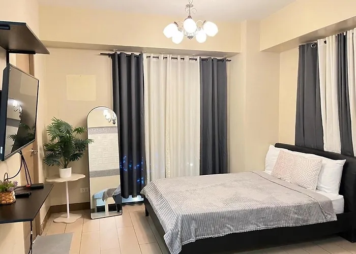 Kyendenz Condotel-across Naia T3 Pool View With Wifi Apartment Manila