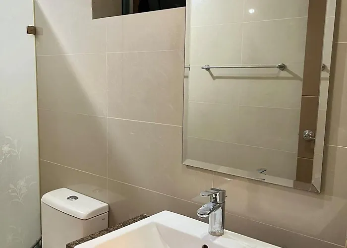 Apartment Kyendenz Condotel-across Naia T3 Pool View With Wifi Manila